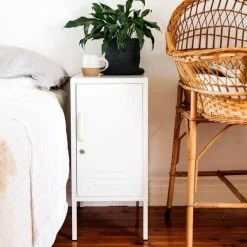 Mustard Made The Shorty To The Left More Colours