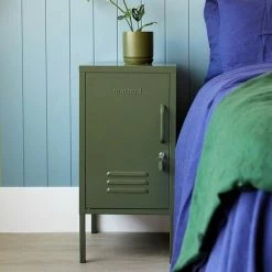 Mustard Made The Shorty To The Left More Colours