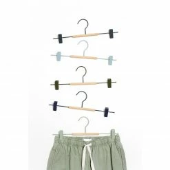 Mustard Made Adult Clip Hanger In Winter