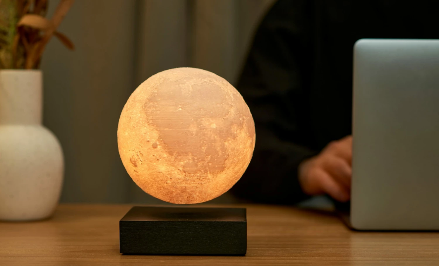 Gingko Black Smart Moon Lamp 2 Gingko Black Smart Moon Lamp